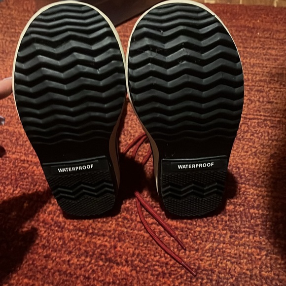 Sorel waterproof boot - Picture 2 of 4